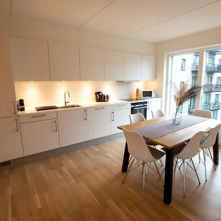 West By Charles Hope Apartment *
