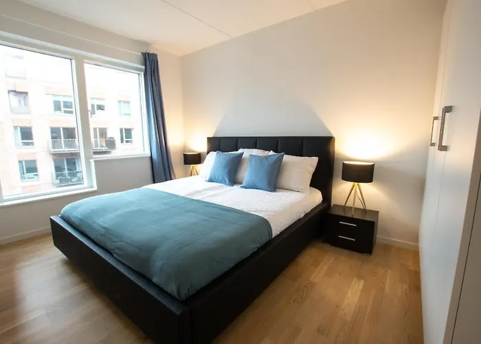 West By Charles Hope * コペンハーゲン