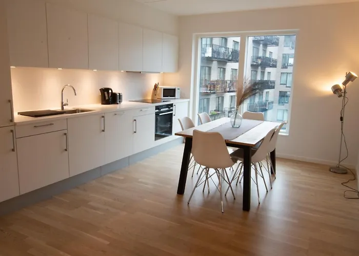 West By Charles Hope コペンハーゲン