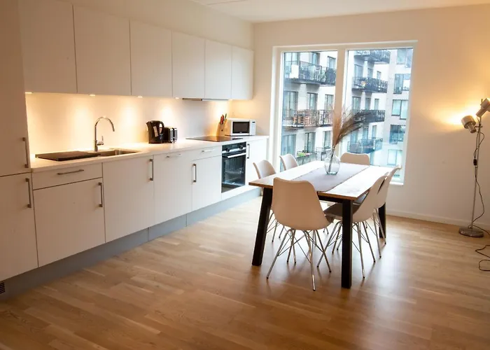 West By Charles Hope * コペンハーゲン