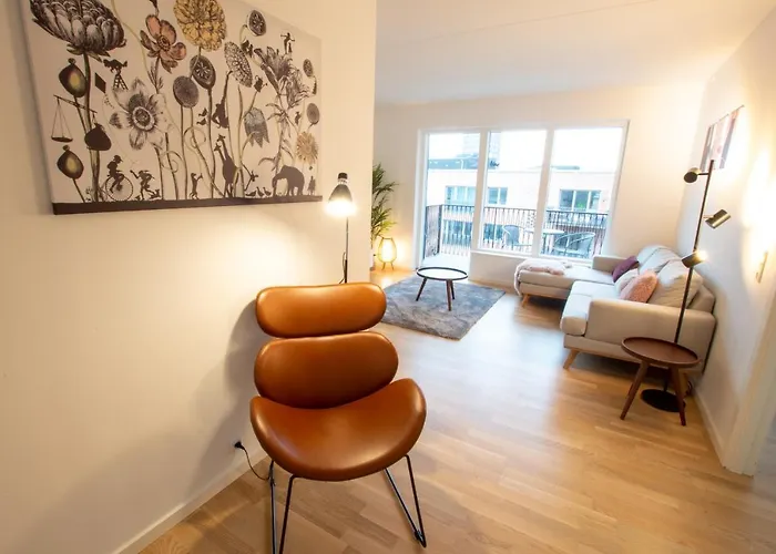 West By Charles Hope コペンハーゲン